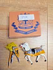Rare Vintage Luntoy Yellow Knight toy soldiers