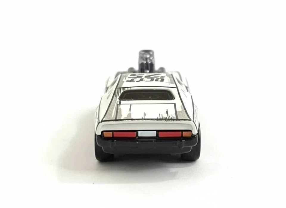 HOTWHEELS RODGER DOGER DCTF 2025 WHITE (EMPLOYEE EXCLUSIVE) - Image 2 of 4