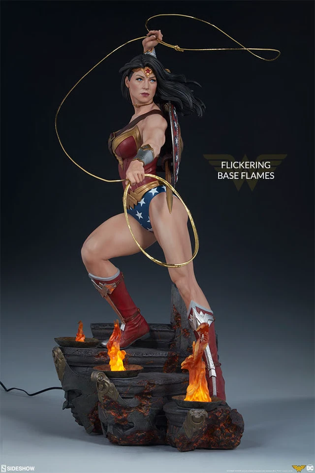 Wonder Woman Sideshow Exclusive Premium Format statue 1/4 scale limited to 2500 - Photo 3/4