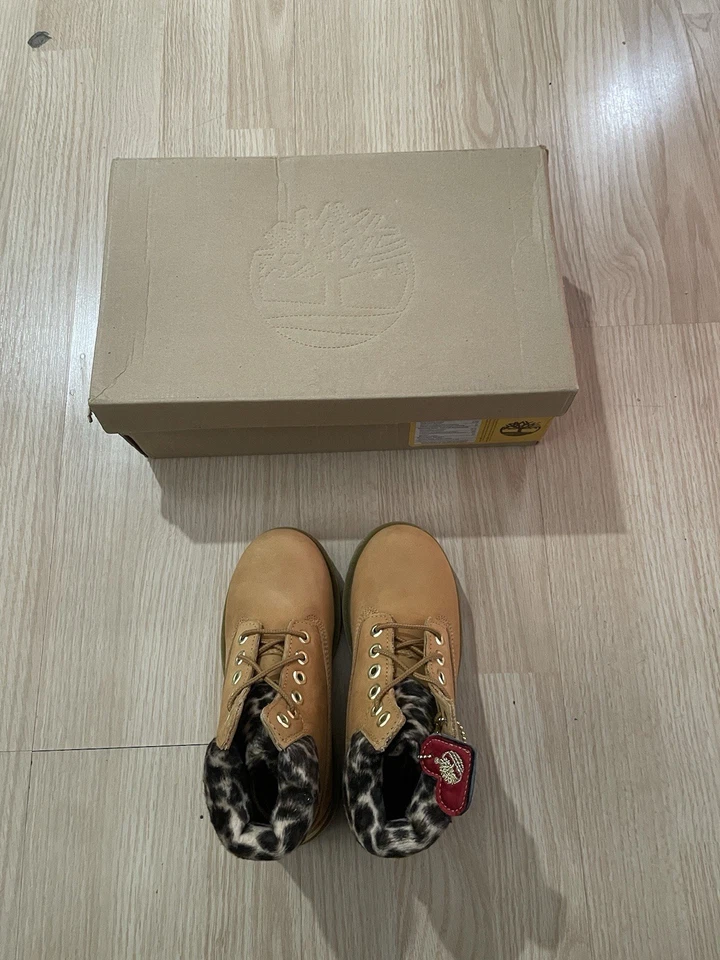 Timberland 27752 6 pulgadas de lujo marrón cuello guepardo botas talla 12,5 juveniles NUEVAS Foto 3 de 4