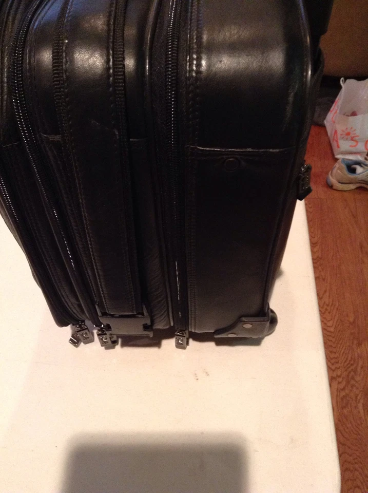 Estuche para portátil Solo de cuero negro con ruedas 1870-4 Foto 4 de 4