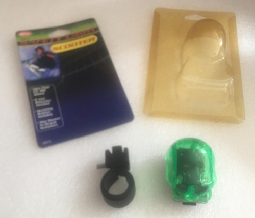 NOS Vintage Bell Sports ALIEN SKULL BIKE Scooter FLASHING EYES LED LIGHT Working - Picture 2 of 4