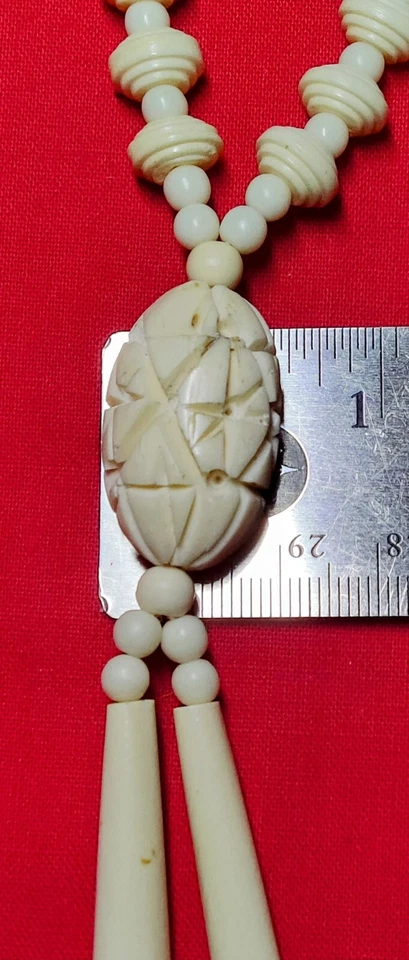 Collares tallados naturales, diseño único en su tipo y pulsera de lucite de color natural  Foto 3 de 4