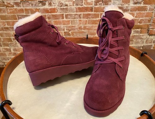BEARPAW Wine Phoebe Suede Sheepskin 