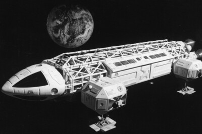 SPACE 1999 EAGLE MOONBASE ALPHA RARE 24x36 inch Poster | eBay