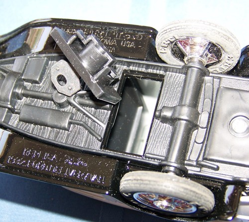 1989 Ertl RCA Replica Ford 1932 Delivery Van Diecast Metal Bank w/Box 1/25 scale - Picture 5 of 6