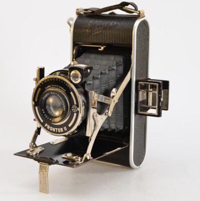 Analog IHAGEE Sport-Rollfilm-Kamera + Ihagee-Sol-Anastigmat f:4,5 F=105mm  (4647