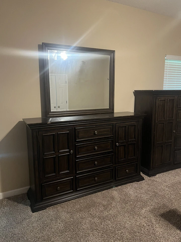 Juego de muebles de dormitorio king size usados Foto 2 de 3