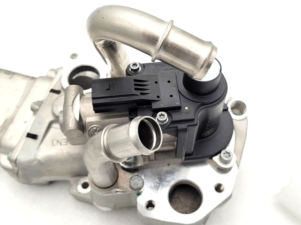 OEM 2009-2015 Audi /Volkswagen Exhaust Gas Recirculation (EGR) Cooler 03L131512F Foto 4 de 4