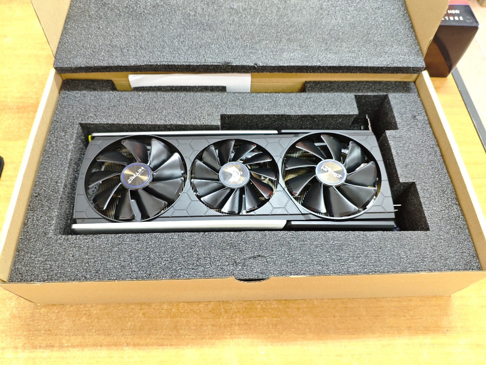 SCHEDA GRAFICA RX 5700 XT 8 GB