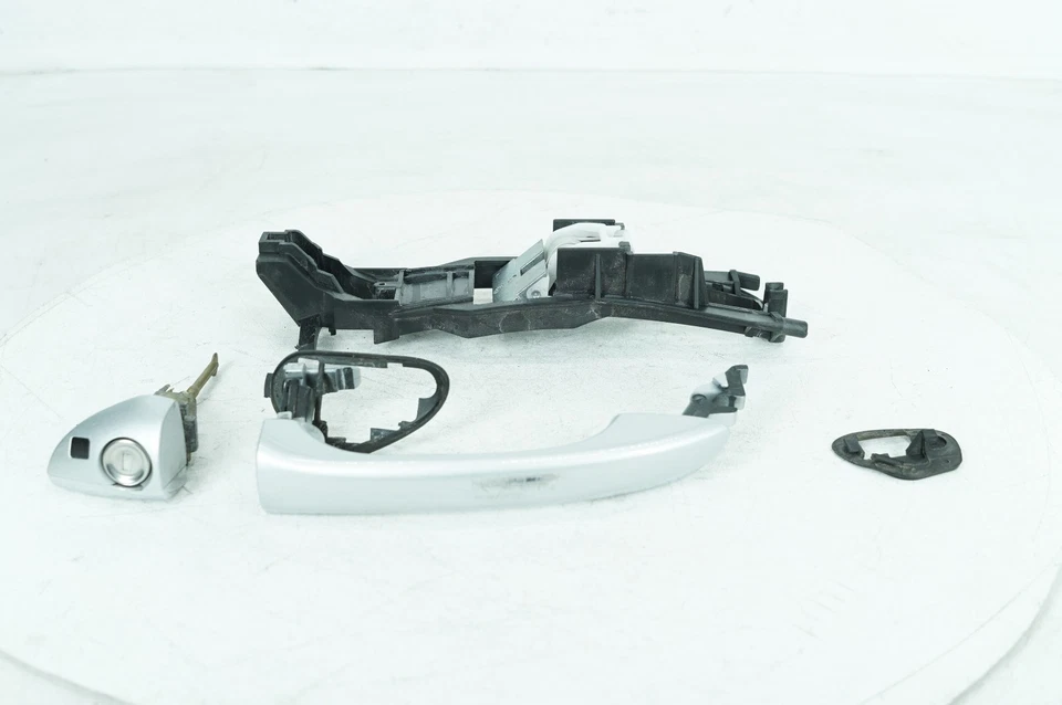 03-09 Mercedes W211 E500 OEM maçaneta externa esquerda dianteira prata 5105 - Imagem 2 de 4