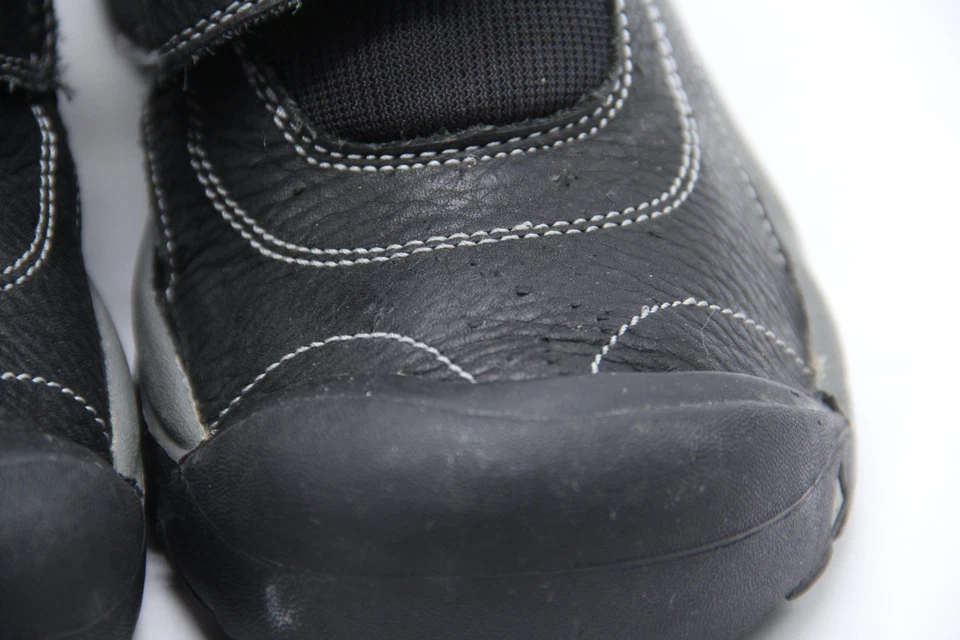 Keen Howser II Boots Youth Size 5 Waterproof Fleece Lined Black Leather Chukka - Image 4 of 4