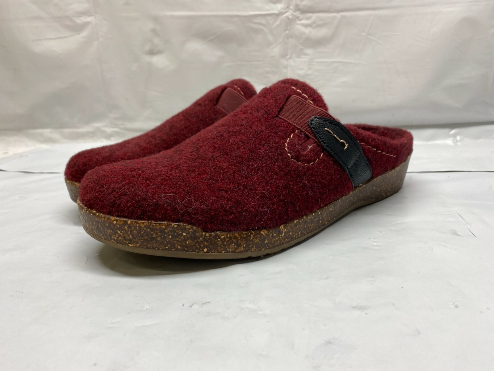 Earth Origins Felt SlipOn Clogs Strap Detail Jenna Merlot size 8