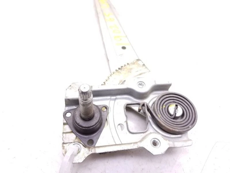 09-14 TOYOTA MATRIX REGULADOR DE JANELA MANUAL PARA JANELA TRASEIRA - Imagem 2 de 4