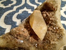 Calcit Stufe Juchem Idar-Oberstein Kristall  Druse fluoreszierend UV Deutschland