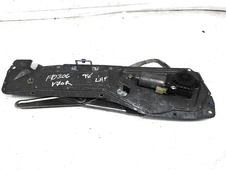 1998-2000 Volvo V70 Front Driver Door Power Window Motor Regulator 91527234 - Image 4 of 4