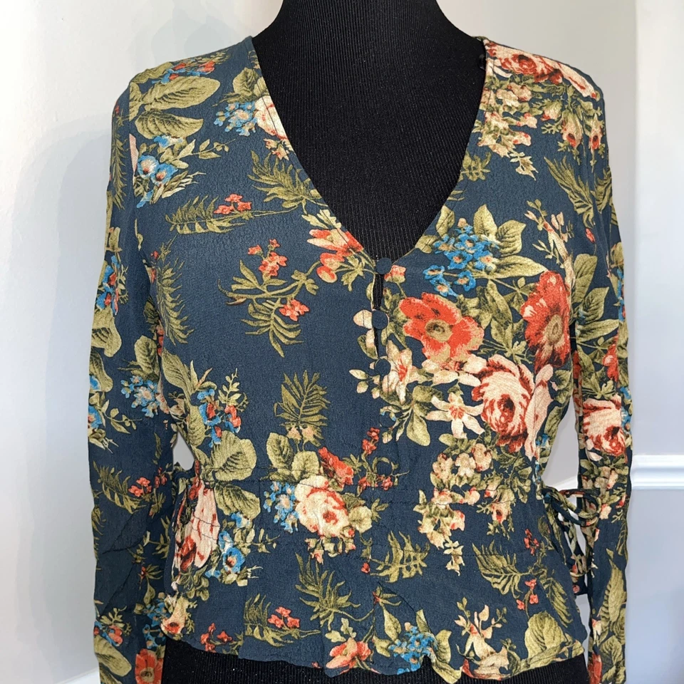 Blusa para mujer H&M Peplum talla mediana 10 multicolor floral manga larga cuello en V Foto 4 de 4