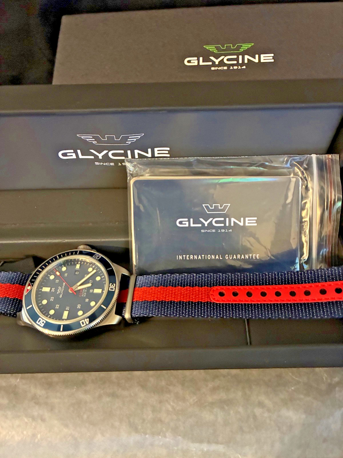 Glycine combat sub 46 watch GLO257