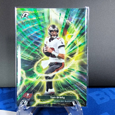 Topps 2025 Resurgence Football Conductors C-23 Tom Brady Green Surge 14/175