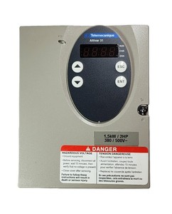 *Telemecanique/Schneider Electric Altivar 31 ATV31HU15N4 1,5kW / 2HP 380V / 500V