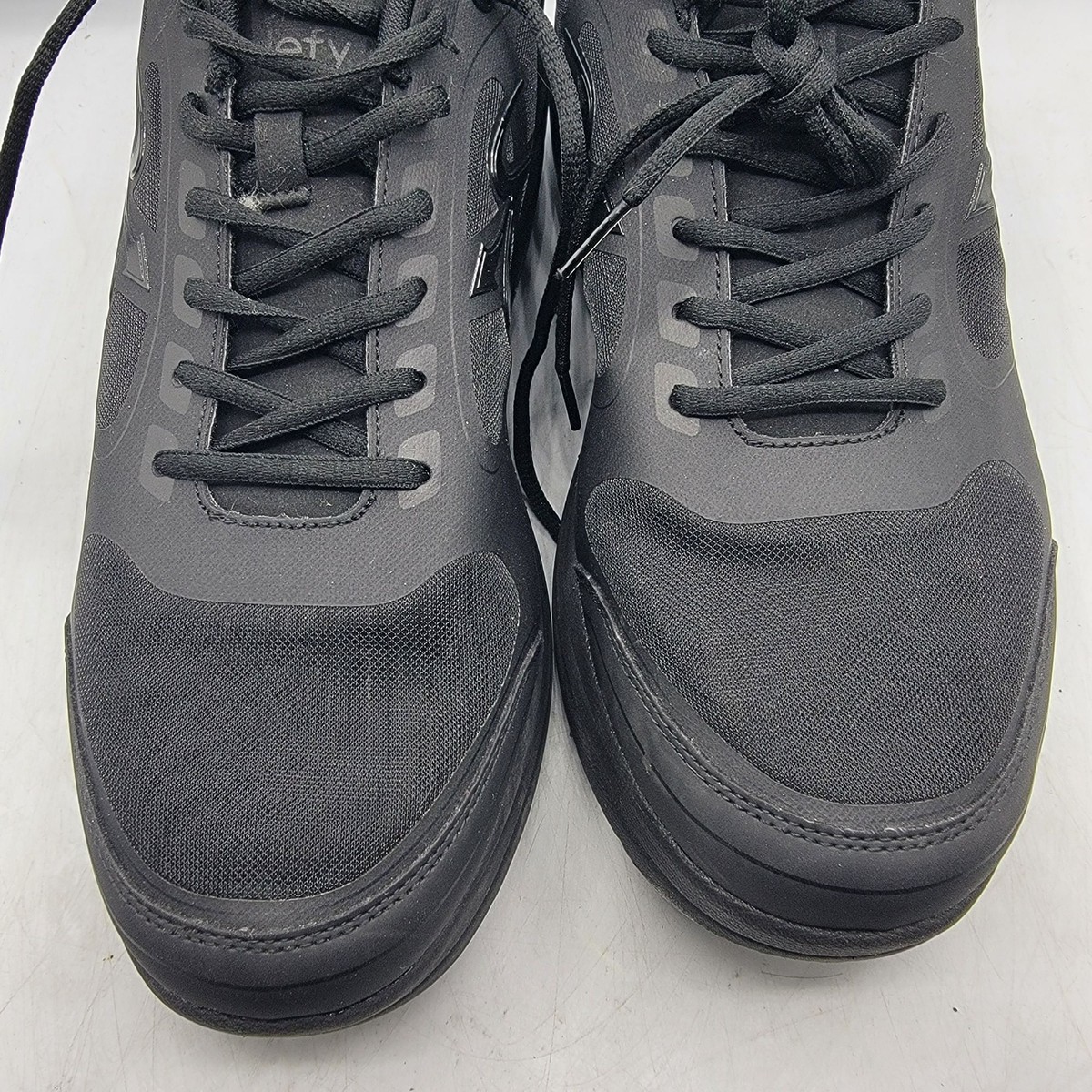 G Defy Gravity Defyer Ion Athletic Mens 14 Triple Black  display picture 1