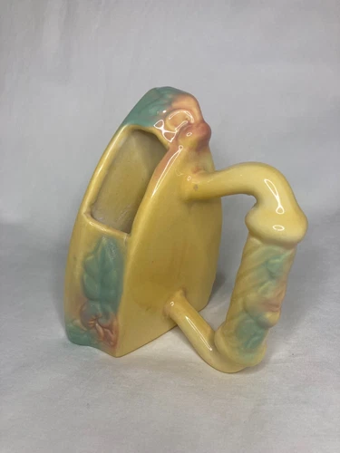 Vintage 1940s Hull Pottery Sunglow Sad/Flat Iron Wall Pocket Vase Pink Yellow 6"