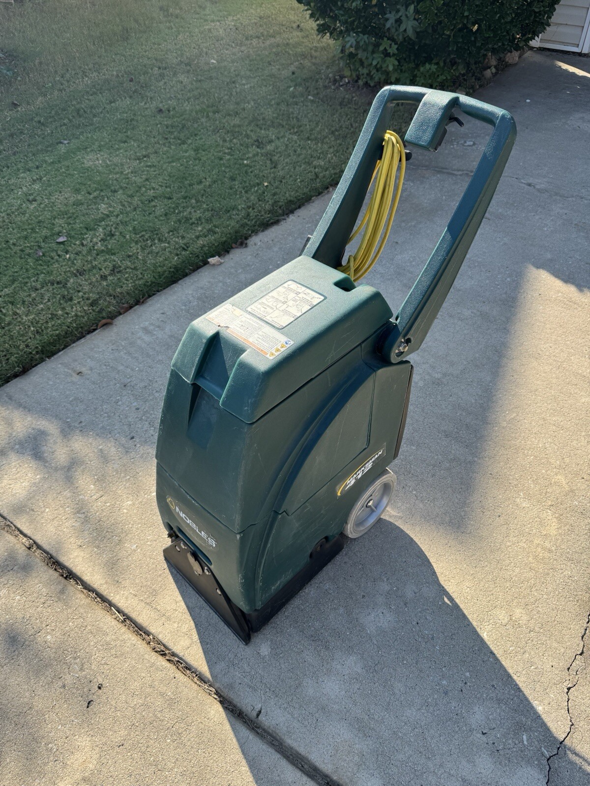 Nobles Marksmen  412 Carpet Cleaner