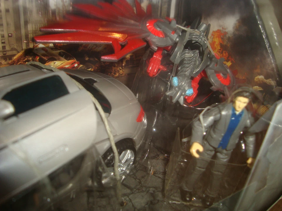 TRANSFORMERS: DARK OF THE MOON HUMAN ALLIANCE DD-09 SOUNDWAVE+MR.GOULD+LASERBEAK - Immagine 3 di 4