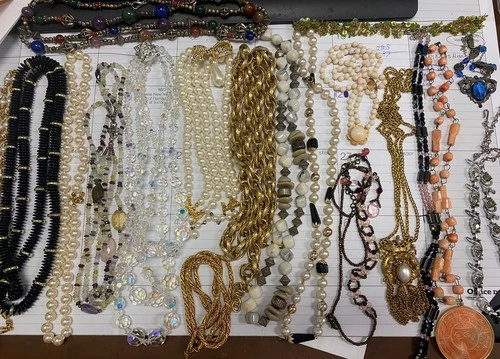 20pcs Vintage & Unique Necklaces Costume Jewelry Collection**** Lot #2