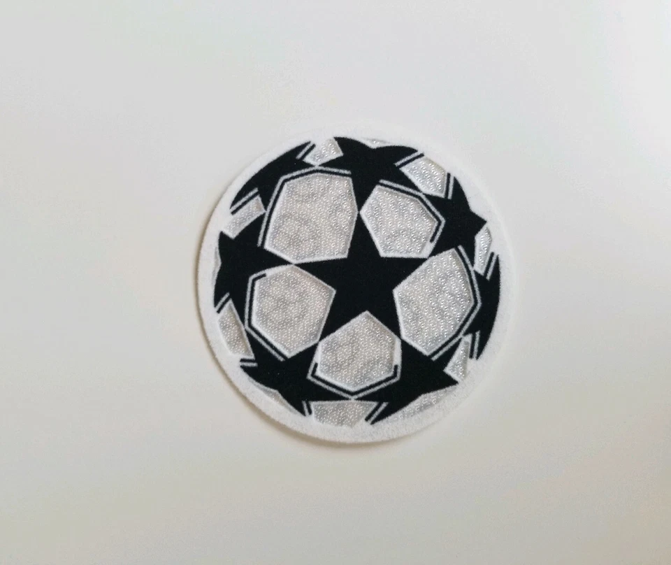 Kit parche UEFA Champions League - FC Barcelona, Bayern Munich - Liverpool  Foto 3 de 4