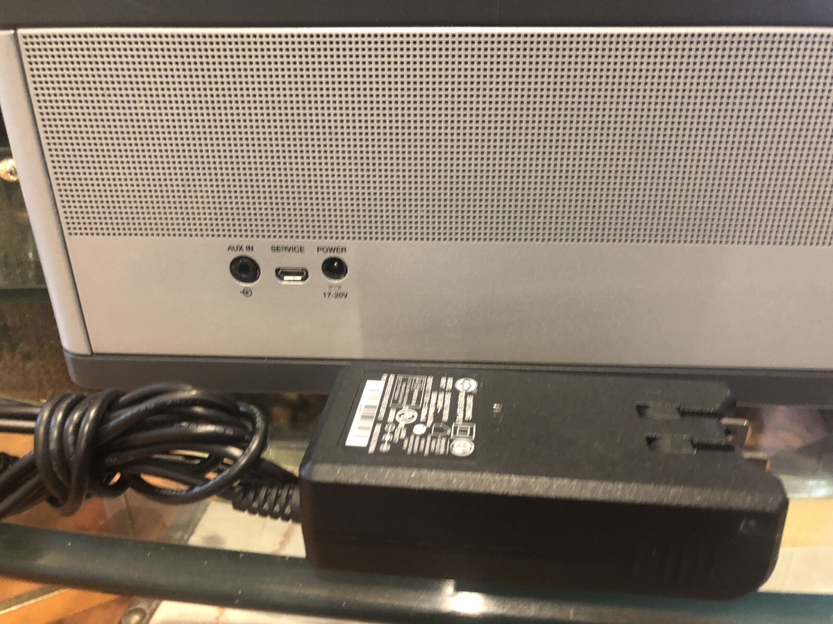 Bose Soundlink III Bluetooth Speaker - Silver -w Bose Adapter Bose