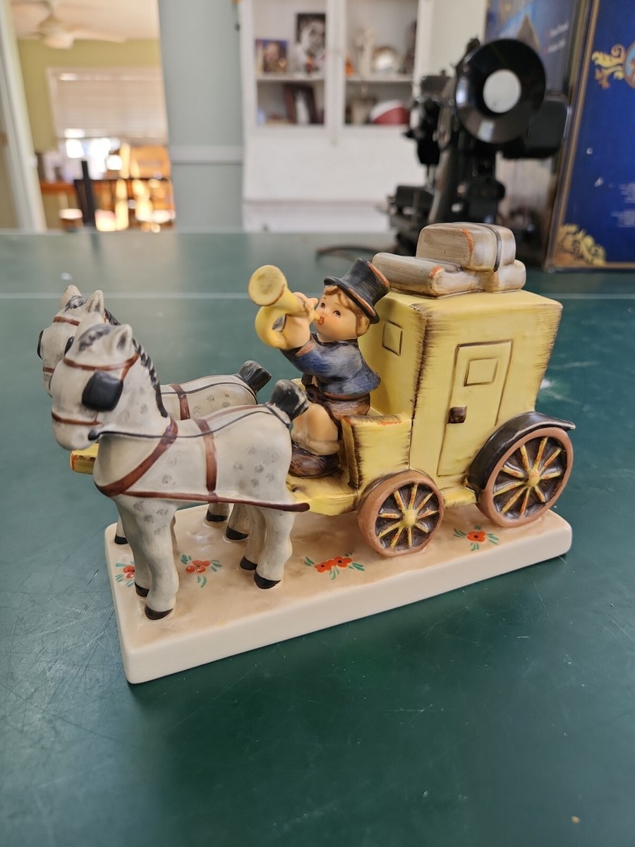 Hummel Goebel Figurine 226 