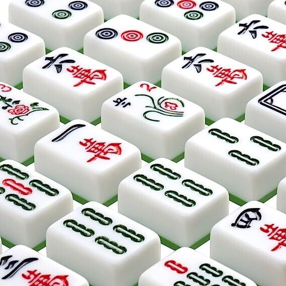 YUWUAR Deluxe Mahjong Classic, Mahjong Set with Two-Coloured Tiles and  Lined Aluminium Storage Box, Family Game for 4 Players from 8 Years Old