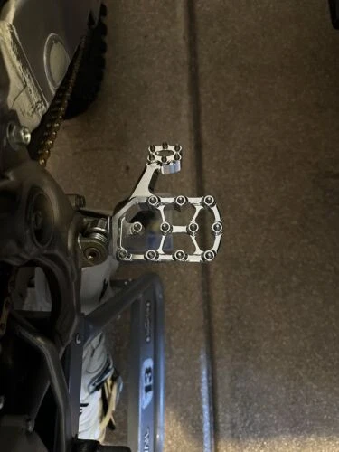 Espieras extendidas CNC azules nuevas EE. UU. para Yamaha WR250F WR250R WR250X WR426F WR450F Foto 3 de 4