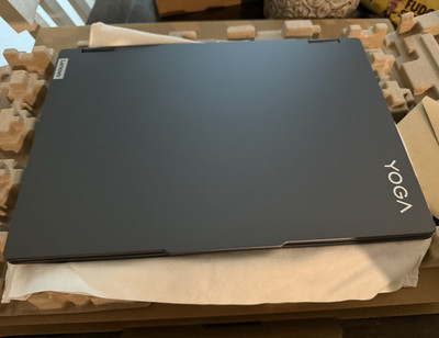 Lenovo YOGA 16'' i7 155U 2-in-1 Laptop brand new