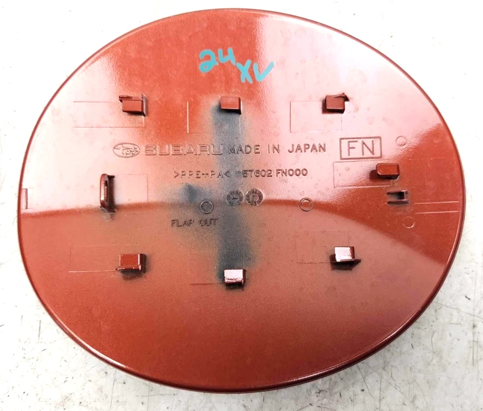 Крышка двери топливного бака 2024 Subaru Crosstrek от оригинального производителя Sun Blaze Pearl 57602FN000 - Изображение 2 из 4