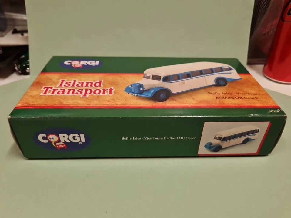 CORGI TOYS BEDFORD OB COACH SCILLY ISLES VISIT TOUR SCALA  1:43  - Immagine 2 di 4