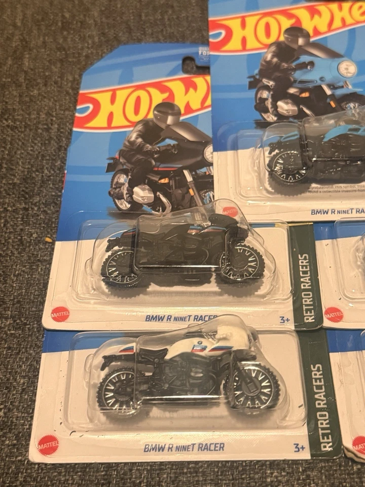 2022 风火轮宝马 NineT 赛车摩托车白色黑色和寻宝 5 件装 — 第 4/4 张图片