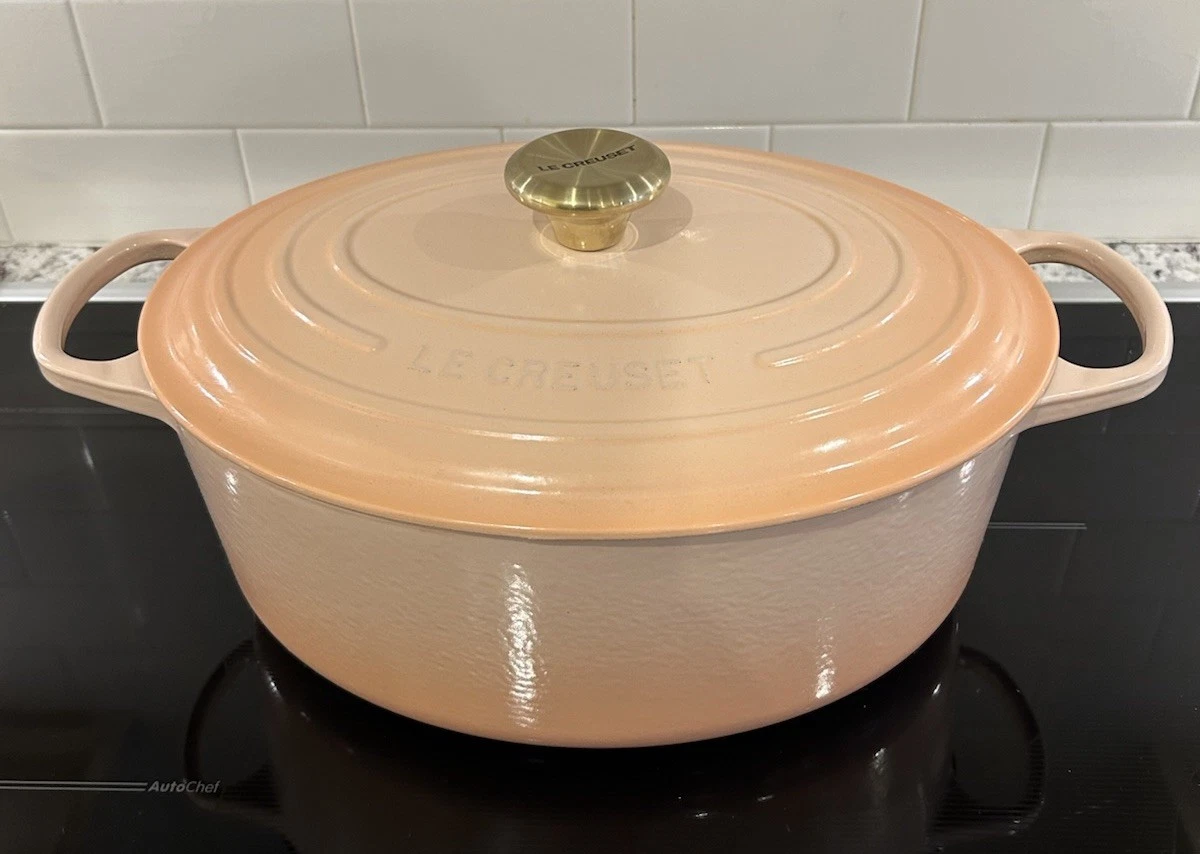 Le Creuset Signature Enameled Cast Iron Oval Dutch Oven 6 3/4 qt. Lapis Or he