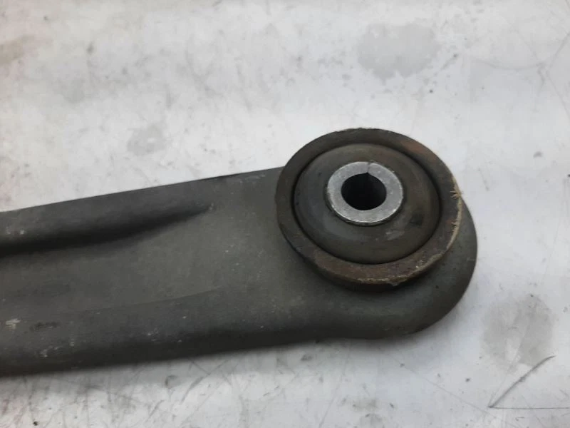 Brazo de control inferior trasero 98-11 FORD CROWN VICTORIA 8W1Z5A649A Foto 3 de 4