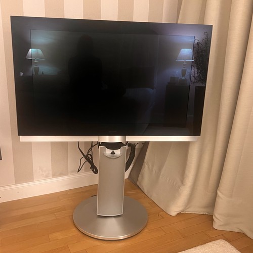 Bang & Olufsen Beovision 7-32 inkl motorisiertem Fuß, Remote & Center Beolab 7.3