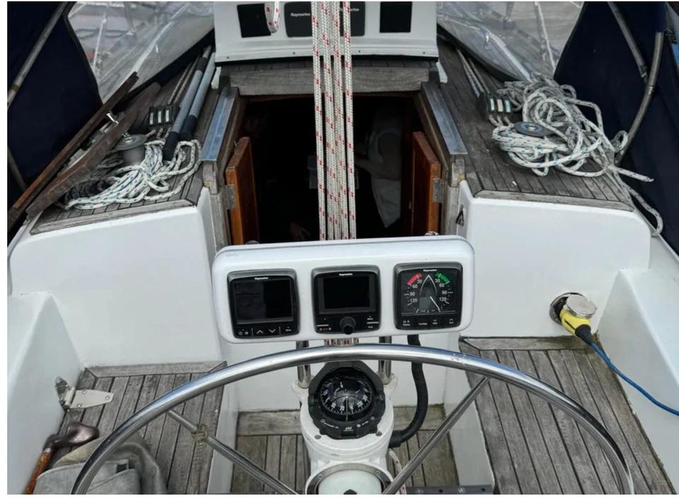 1982 Bruce Roberts Norwest Sloop 34 - Image 2 of 4