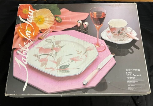 Vtg. Mikasa F3003 Silk Flowers Dinnerware Table for Four - 20 Piece New