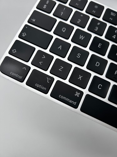Used Original Apple A2520 Magic Wireless Black Keyboard with Touch ID for Mac - Afbeelding 10 van 13