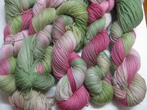 100gm Australian Merino Wool 4ply 100% merino Pink Green Hand-dyed Yarn 450m - Picture 5 of 5