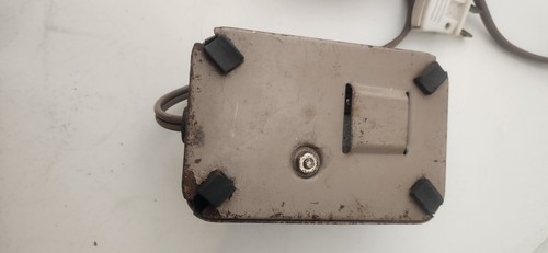 Hellbraun Beige Vintage Singer Nähmaschine Motor Licht Fußsteuerung - Bild 14 von 16