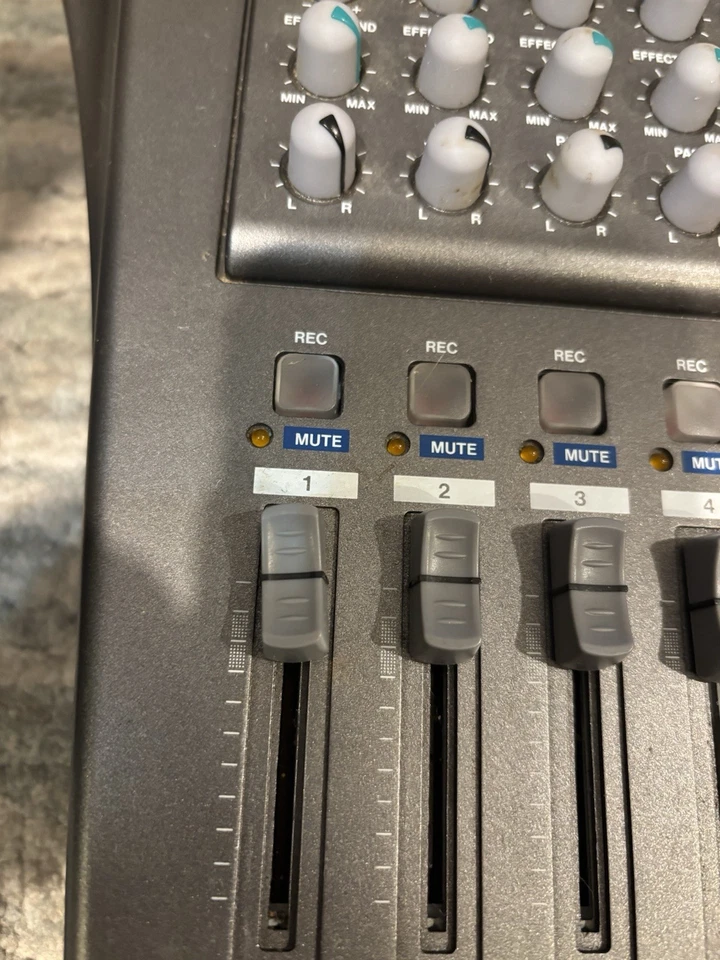 Tascam DP-01FX Mixer - Image 4 of 4
