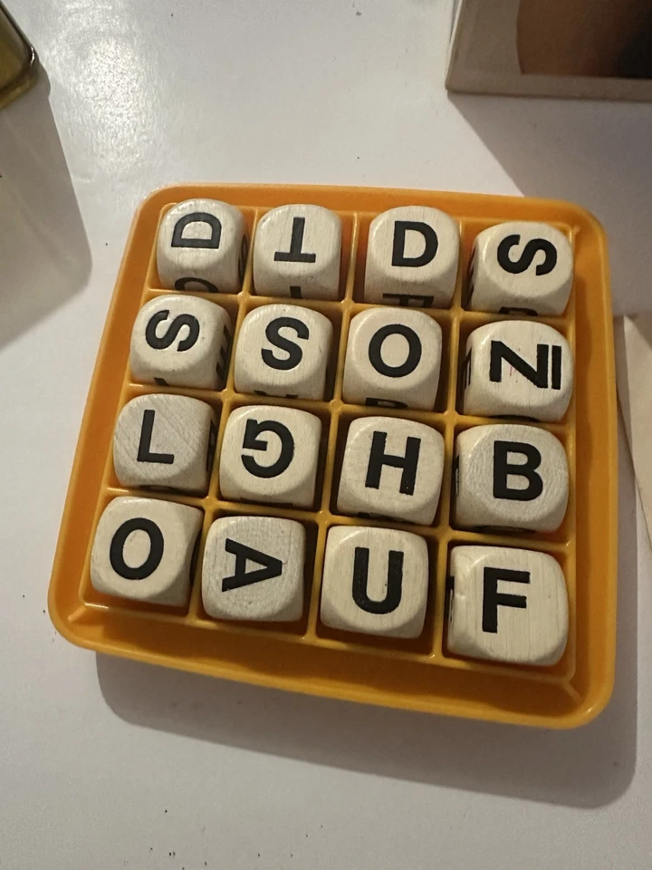 Vintage 1976 Boggle Word Game – Complete Parker Bros Set w/ Timer & Box - Image 3 of 4