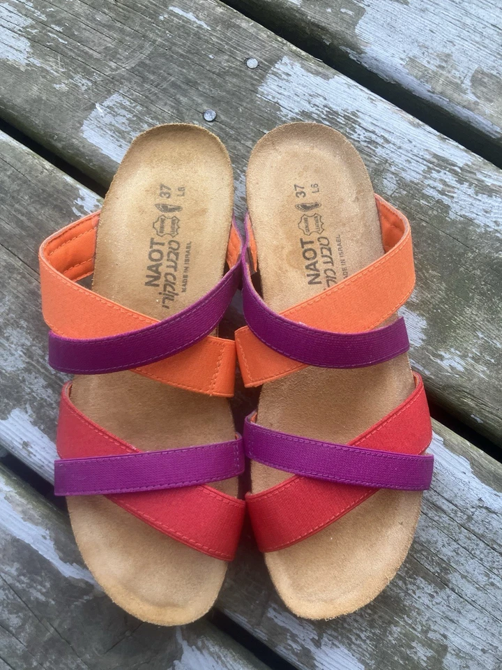 Sandalia Naot Naranja, Rosa, Púrpura - Talla 37 (US 6-6.5), GUC, Roxanna, Usada en Excelente Condición Foto 3 de 4