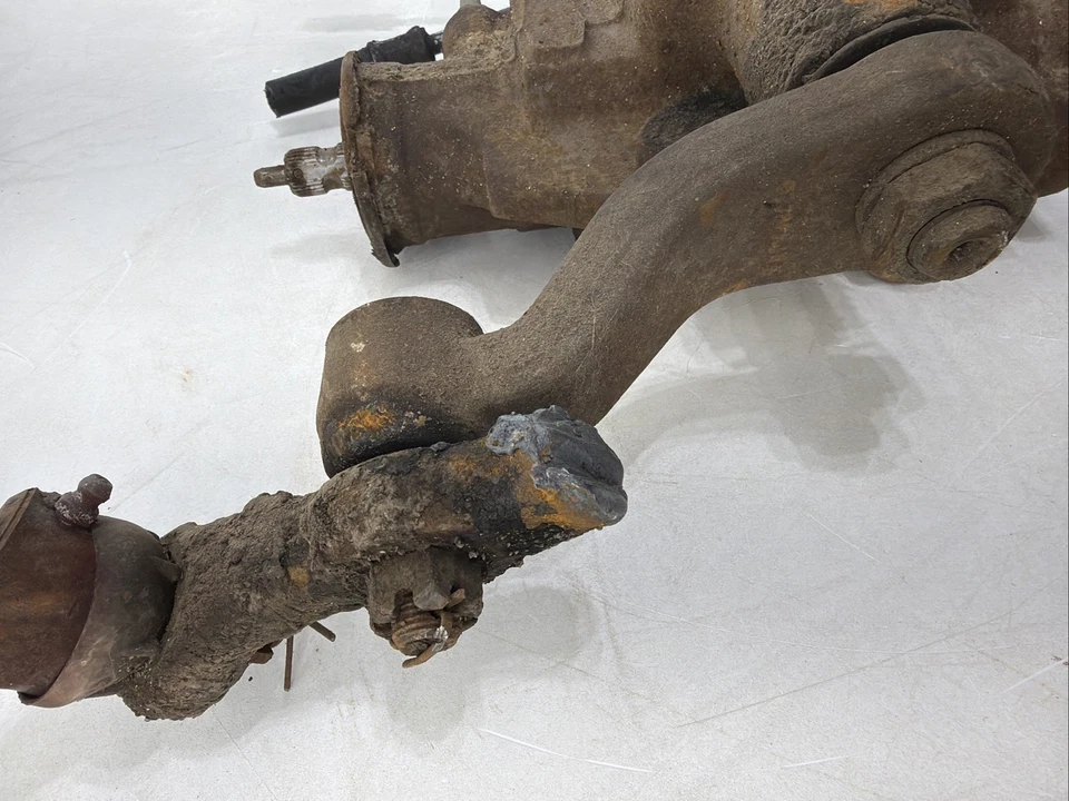 1987 1988 1989 1990 1991 Chevy GMC R1500 R2500 Suburban Power Steering Gear Box - Image 3 of 4